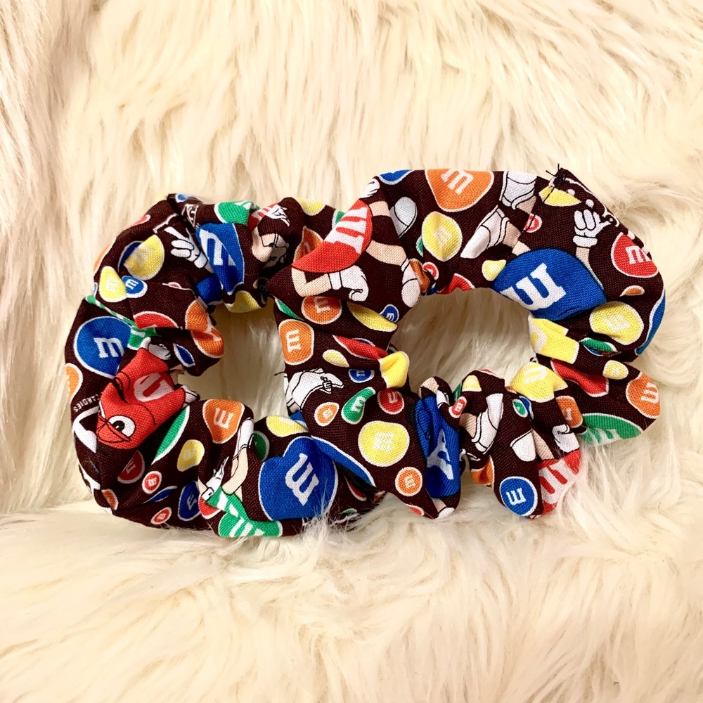 2 M&M Scrunchies